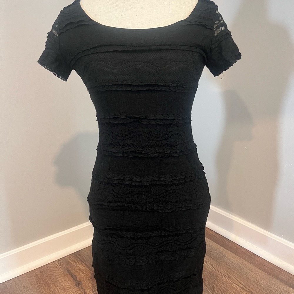 Soprano Black Lace Midi Dress with Short Sleeves